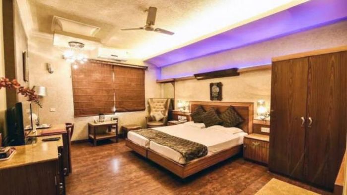 কীভাবে হোটেল বুক করলে দাম কম পড়ে তার টিপস