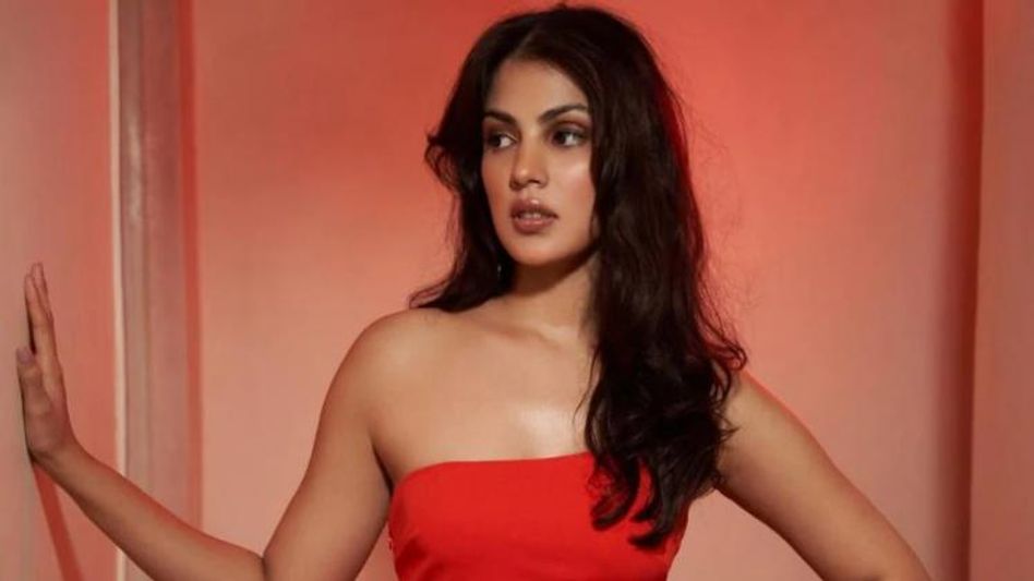 সুশান্ত অতীত, রিয়া চক্রবর্তীর জীবনে নতুন প্রেম সুশান্ত অতীত, রিয়া চক্রবর্তীর জীবনে নতুন প্রেম