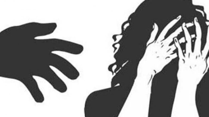 কলকাতায় তরুণীর খাবারে মাদক মেশাল মা, ধর্ষণ করল ছেলে? গ্রেফতার