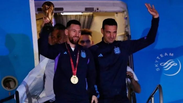 বুয়েনস আয়ার্সে যখন পৌঁছলেন মেসিরা