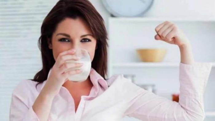 বয়স অনুযায়ী দুধ খাওয়ার সঠিক সময়টা কোনটা