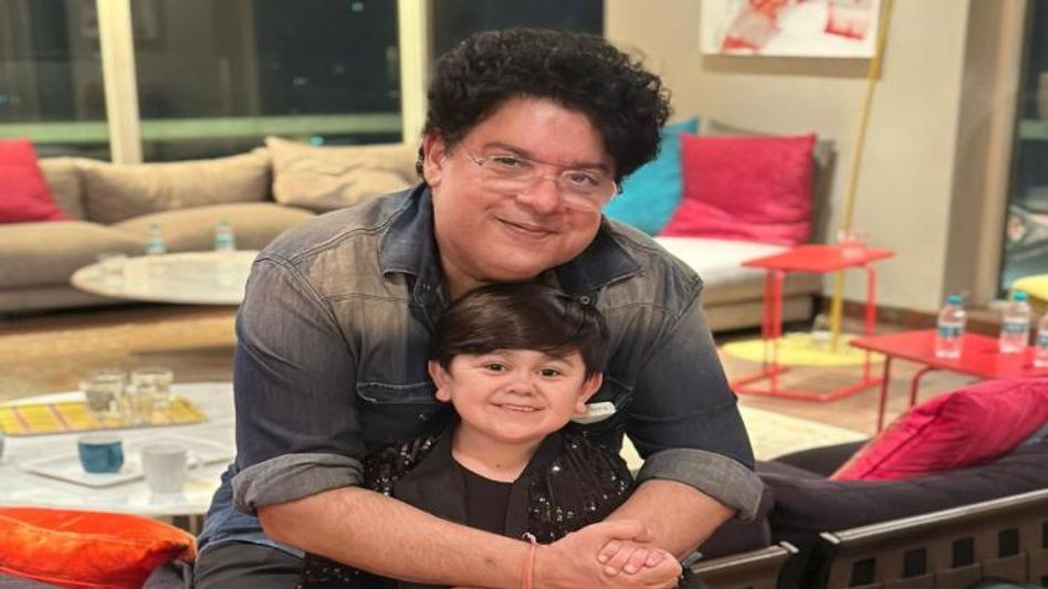 বন্ধন অটুট আব্দু-সাজিদের, ছোটা ভাইজানকে বার্গার খাওয়ালেন ফারহা বন্ধন অটুট আব্দু-সাজিদের, ছোটা ভাইজানকে বার্গার খাওয়ালেন ফারহা