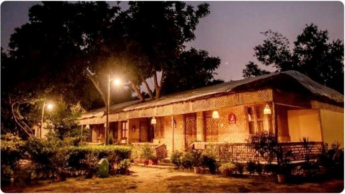 কোলাহলমুক্ত গ্রামীণ পরিবেশে দুটো দিন কাটিয়ে আসতে চাইলে কলকাতার কাছে তার জন্য একেবারে আদর্শ জায়গা হল দারিয়াপুর (Dariapur Homestay)।