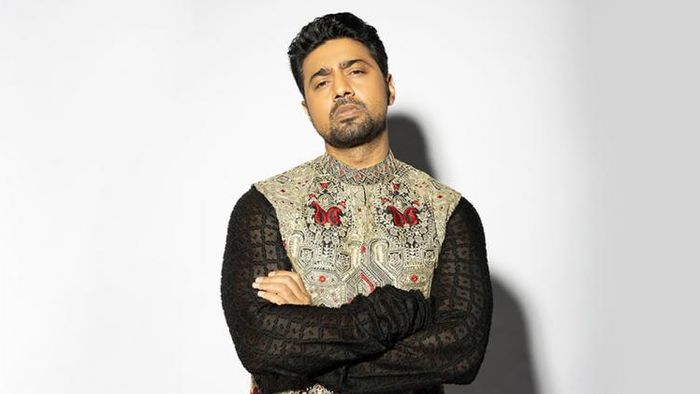 অভিনেতা- প্রযোজক দেব (ছবি: ফেসবুক)