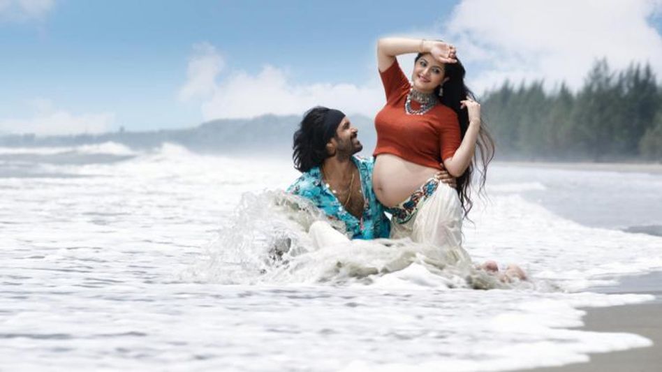 প্রকাশ্যেই চুমু, পরীমণির রাগ ভাঙানোর সিক্রেট ফাঁস স্বামী রাজের  প্রকাশ্যেই চুমু, পরীমণির রাগ ভাঙানোর সিক্রেট ফাঁস স্বামী রাজের