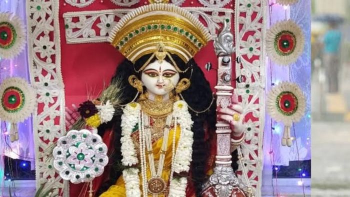 মাঘ মাসের শুক্লা পঞ্চমী তিথিতে বসন্ত পঞ্চমী বা সরস্বতী পুজো হয়