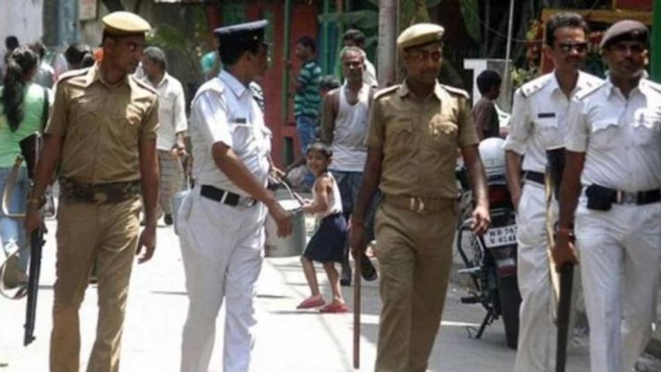 SDPO-কে  '২ টাকার চাকর' বললেন TMC বিধায়ক, বিতর্ক চরমে SDPO-কে  '২ টাকার চাকর' বললেন TMC বিধায়ক, বিতর্ক চরমে
