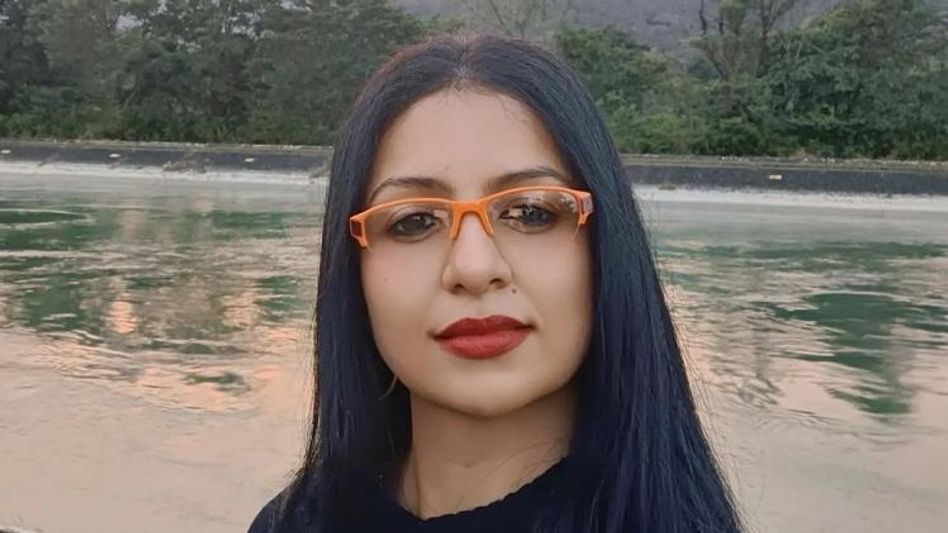 লড়াই জিতলেন হাসিন, শামিকে বড় অঙ্কের খোরপোশ দেওয়ার নির্দেশ কোর্টের  লড়াই জিতলেন হাসিন, শামিকে বড় অঙ্কের খোরপোশ দেওয়ার নির্দেশ কোর্টের