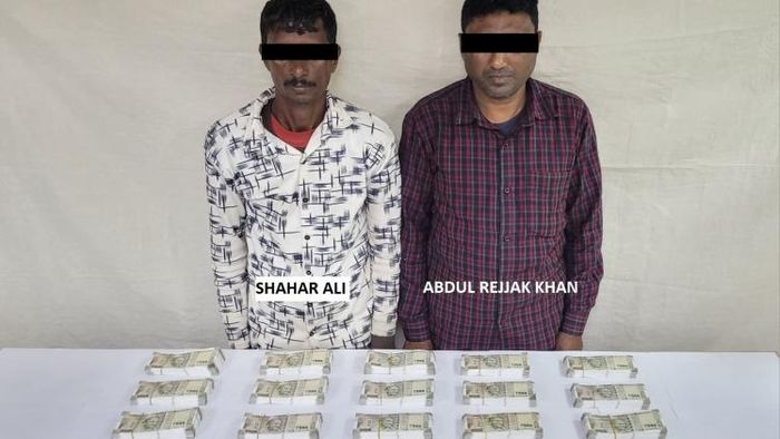 ধৃত জালনোট কারবারিরা।