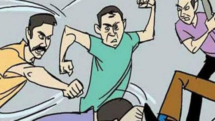 ফের শহরে নীতি পুলিশির অভিযোগ।