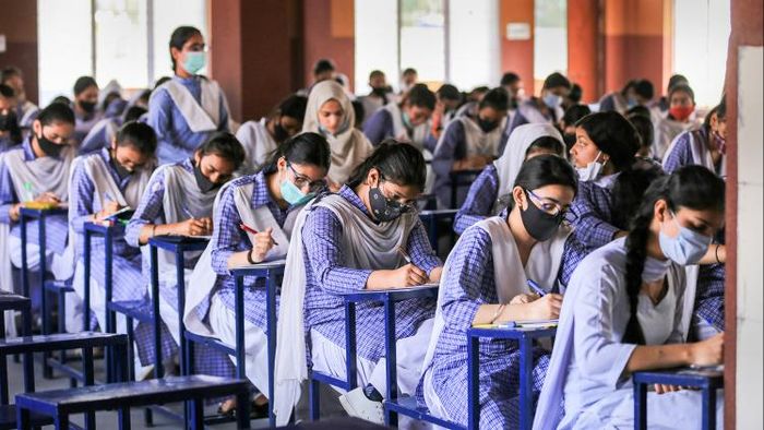 পরীক্ষার দিনেই বিধানসভা উপ নির্বাচন, বদলাচ্ছে মাধ্যমিকের সূচি?