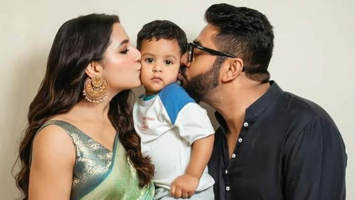 শুভশ্রী গঙ্গোপাধ্যায়, ইউভান চক্রবর্তী ও রাজ চক্রবর্তী (ছবি: ফেসবুক)