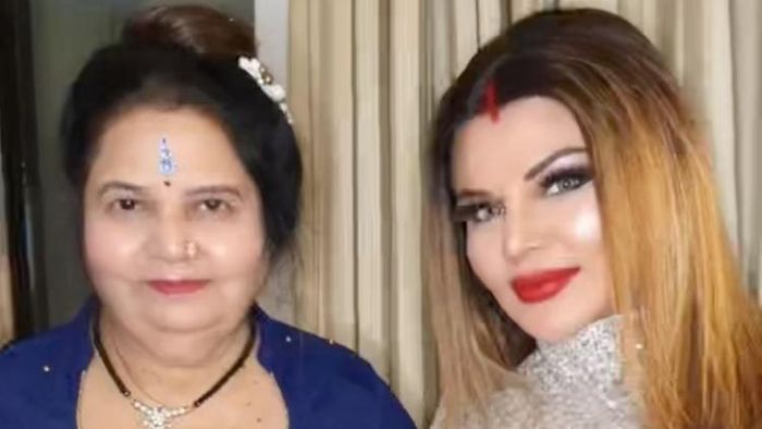 মায়ের সঙ্গে রাখী সাওয়ান্ত ছবি সৌজন্যে: ইনস্টাগ্রাম