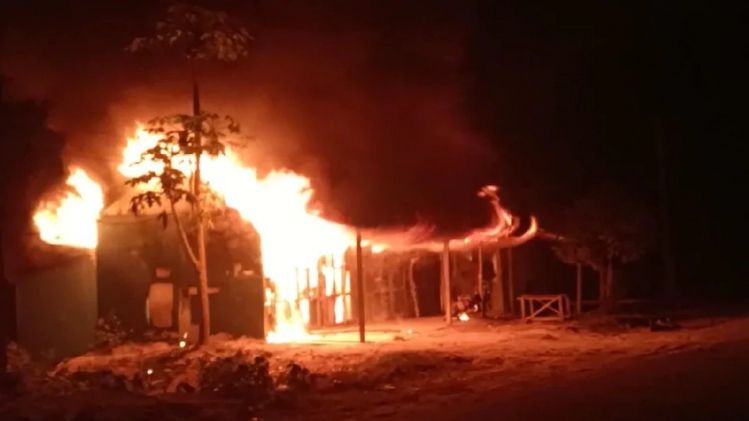 ত্রিপুরার প্রাক্তন মুখ্যমন্ত্রী বিপ্লব দেবের বাড়িতে হামলা-আগুন, নিশানায় CPM 