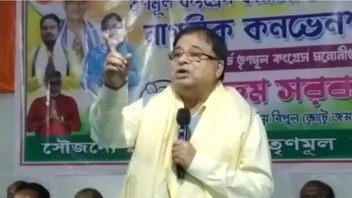 উদয়ন গুহ।