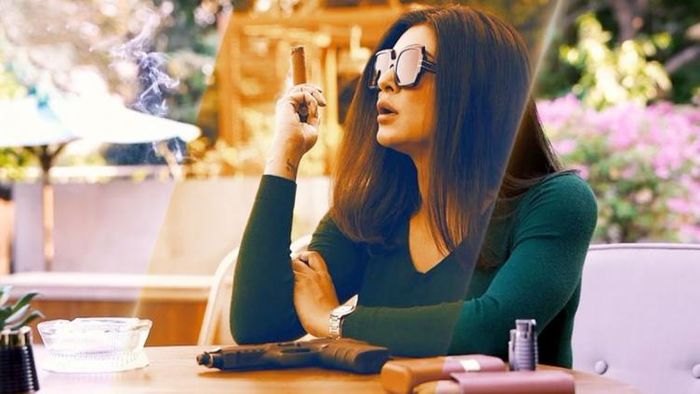 চুরুট নিয়ে সুস্মিতা সেন ছবি সৌজন্যে: ইনস্টাগ্রাম