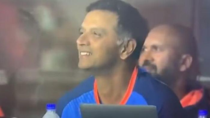 ম্যাচ চলাকালীন স্ক্রিনে নিজের স্ট্যাট দেখে আপ্লুত দ্রাবিড়, Viral
