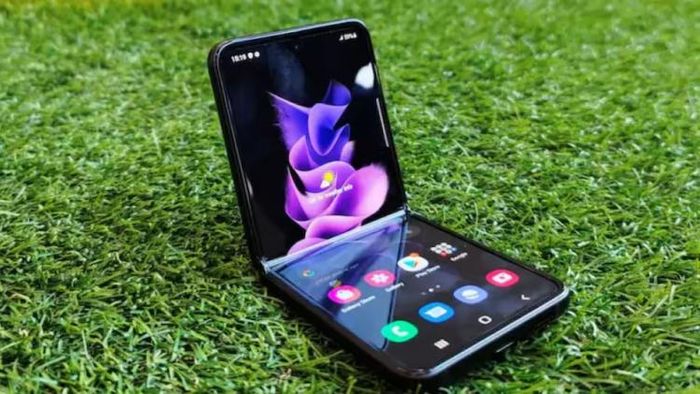 Flipkart-এ অর্ধেকের কম দামে একগুচ্ছ দুর্দান্ত স্মার্টফোন, সুযোগ হাতছাড়া করবেন না