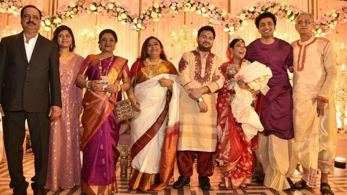 বিয়েতে স্বপরিবারে দেব ছবি সৌজন্যে: ইনস্টাগ্রাম