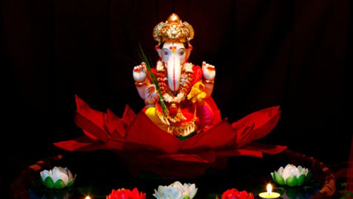 বুধবার ভগবান গণেশের আরাধনা করলে সকল সংকট থেকে মুক্তি পাওয়া যায়