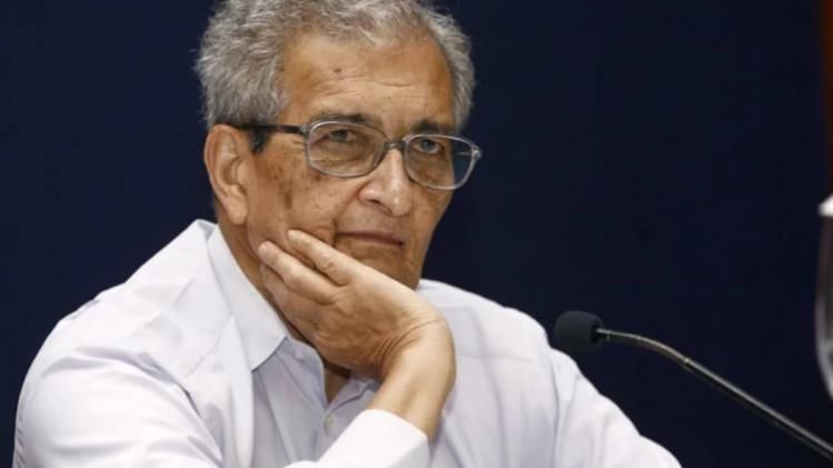 'বাবার নামে জমি আমারই', বললেন অমর্ত্য