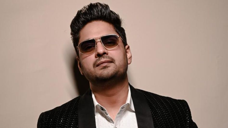 'এখন ২৫ শতাংশ বাঙালি হয়ে গিয়েছি', কলকাতায় Exclusive আড্ডায় 'বুলেয়া'র গায়ক অমিত 'এখন ২৫ শতাংশ বাঙালি হয়ে গিয়েছি', কলকাতায় Exclusive আড্ডায় 'বুলেয়া'র গায়ক অমিত