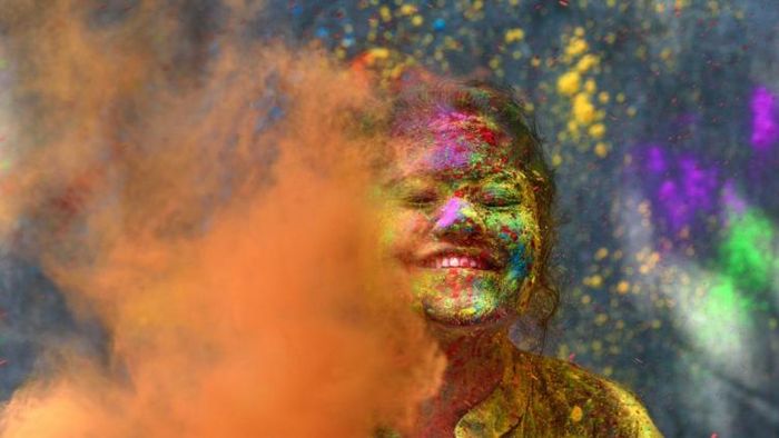 কবে দোলযাত্রা ও হোলি জানুন