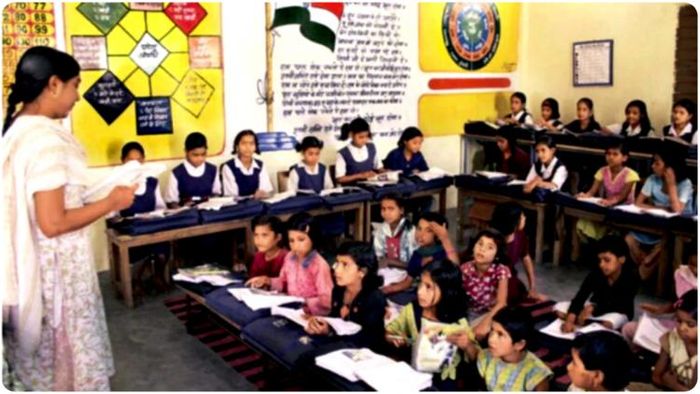 এবারের বাজেটে (Budget 2023) একলব্য স্কুলের (Eklavya Schools) জন্য বিশেষ নজর দেওয়া হয়েছে।