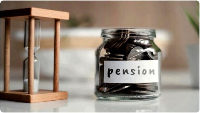 পেনশনের জন্য EPFO-তে বেশি টাকা কাটানো কি আদৌ লাভজনক সিদ্ধান্ত?