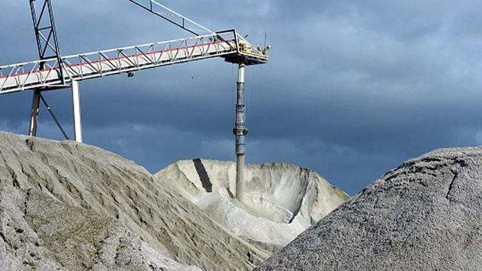 লিথিয়াম খনি।