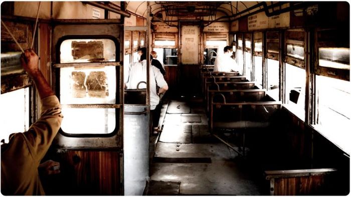 মহিলাদের জন্য বিশেষভাবে সংরক্ষিত আসনের ব্যবস্থা আজ থেকে প্রায় ১১৫ বছর আগে প্রথম চালু করা হয়েছিল ট্রামেই।