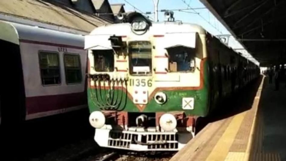 শিয়ালদা-হাসনাবাদ শাখায় ৯ ঘণ্টা ট্রেন বাতিল, কবে-কখন? তালিকা শিয়ালদা-হাসনাবাদ শাখায় ৯ ঘণ্টা ট্রেন বাতিল, কবে-কখন? তালিকা