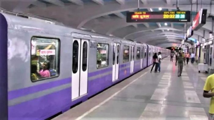 কলকাতা মেট্রো।