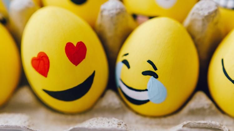 JOKES: স্ত্রী  প্রথমবার মদের স্বাদ নিল, স্বামীর জবাবে হাসি রুখতে পারবেন না