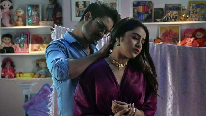 'তুমিই যে আমার মা' ধারাবাহিকের দৃশ্যে অভিনেতা সুমন দে ও প্রিয়া মণ্ডল