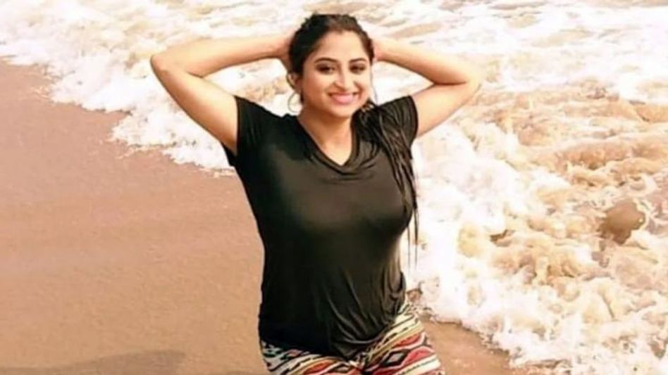 হৈমন্তীকে নিয়ে অজানা তথ্য ফাঁস, কাঠের মিস্ত্রির মাধ্যমে নেমেছিলেন সিনেমায় হৈমন্তীকে নিয়ে অজানা তথ্য ফাঁস, কাঠের মিস্ত্রির মাধ্যমে নেমেছিলেন সিনেমায়