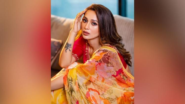 সাংসদ মিমি চক্রবর্তী