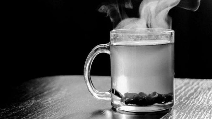 গরম জল পান করার উপকারিতা
