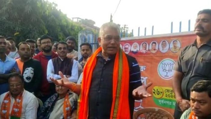 'দরজায় গোবর লেপে দেব, বাড়ি থেকে বের হতে দেব না', হুঁশিয়ারি দিলীপের