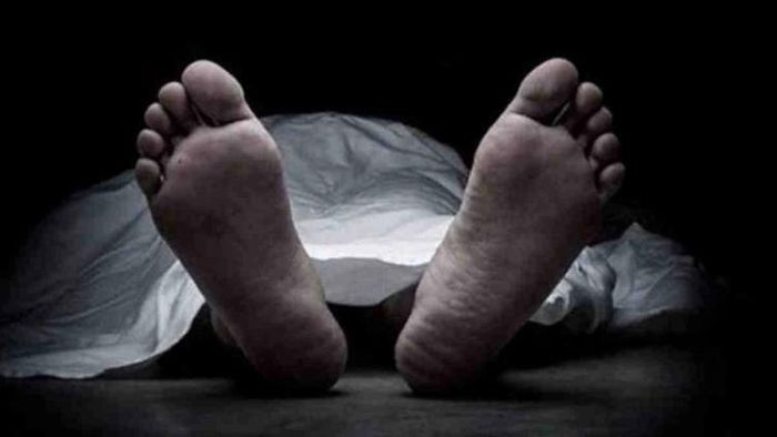 বিছানায় মহিলার দেহ-পাশের ঘরে শান্তিতে ঘুমোচ্ছে ছেলে, জলপাইগুড়িতে আতঙ্ক