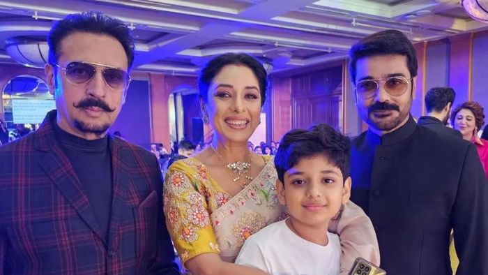 ওটিটি প্লে চেঞ্জ মেকার অ্যাওয়ার্ডে প্রসেনজিৎ