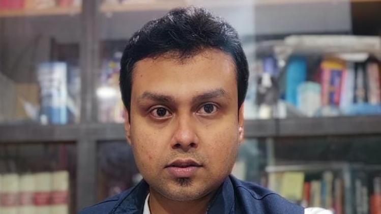 গ্রেফতার কৌস্তব বাগচী, ভোররাতে বাড়িতে পুলিশি হানা