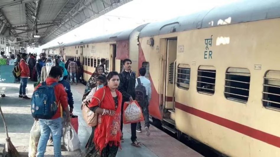 হাওড়ায় ঢোকার আগে লাইনচ্যুত আমতা লোকাল, বড় বিপদ থেকে রক্ষা  হাওড়ায় ঢোকার আগে লাইনচ্যুত আমতা লোকাল, বড় বিপদ থেকে রক্ষা