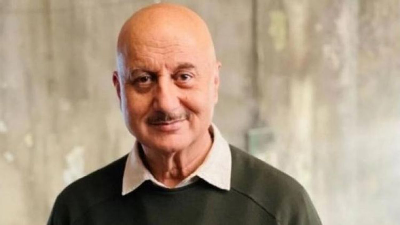 Anupam Kher: ‘খারাপটা ভাবলে ভালোটা কেন নয়?’ অনুপম খেরের এক প্রশ্নেই তোলপাড় নেটদুনিয়া, কী বলছেন বিশেষজ্ঞরা? Anupam Kher: ‘খারাপটা ভাবলে ভালোটা কেন নয়?’ অনুপম খেরের এক প্রশ্নেই তোলপাড় নেটদুনিয়া, কী বলছেন বিশেষজ্ঞরা?