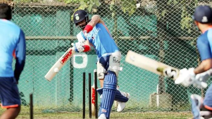 নেট বোলার