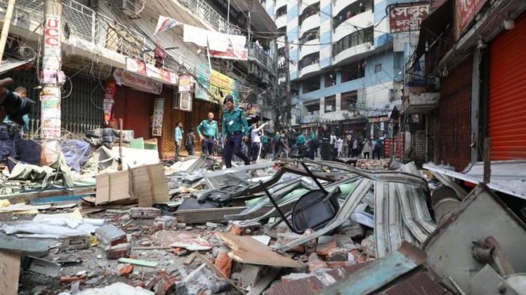 বিস্ফোরণে ঢাকার সায়েন্সল্যাব ভবনের একাংশ ধসে মৃত ৩, বাড়তে পারে সংখ্যা