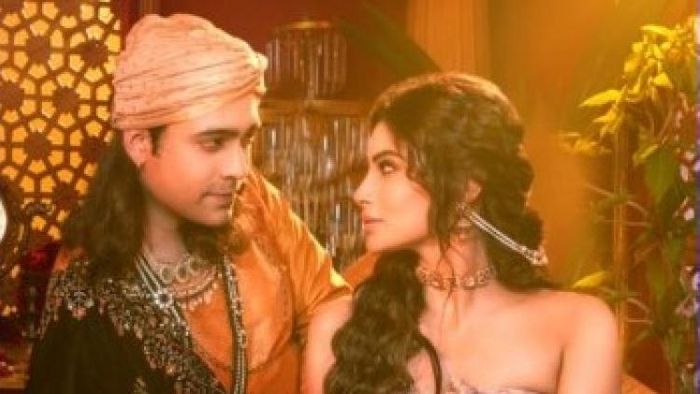 সুন্দরী কমলার বলিউড সংস্করণ দোতারায় মৌনি-জুবিন