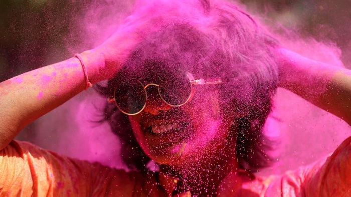 হোলির পরে ত্বক ও চুলের যত্ন