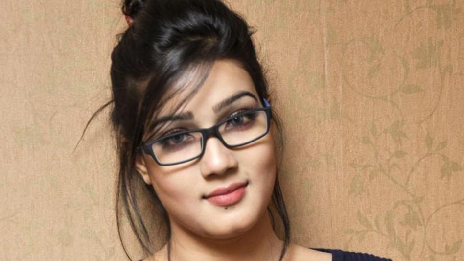 বিমানবন্দর থেকে গ্রেফতার প্রেগন্যান্ট বাংলাদেশি নায়িকা মাহিয়া মাহি     বিমানবন্দর থেকে গ্রেফতার প্রেগন্যান্ট বাংলাদেশি নায়িকা মাহিয়া মাহি