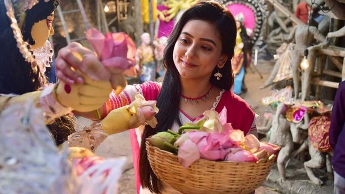 'মুকুট' ধারাবাহিকে অভিনেত্রী শ্রাবণী ভুইয়াঁ